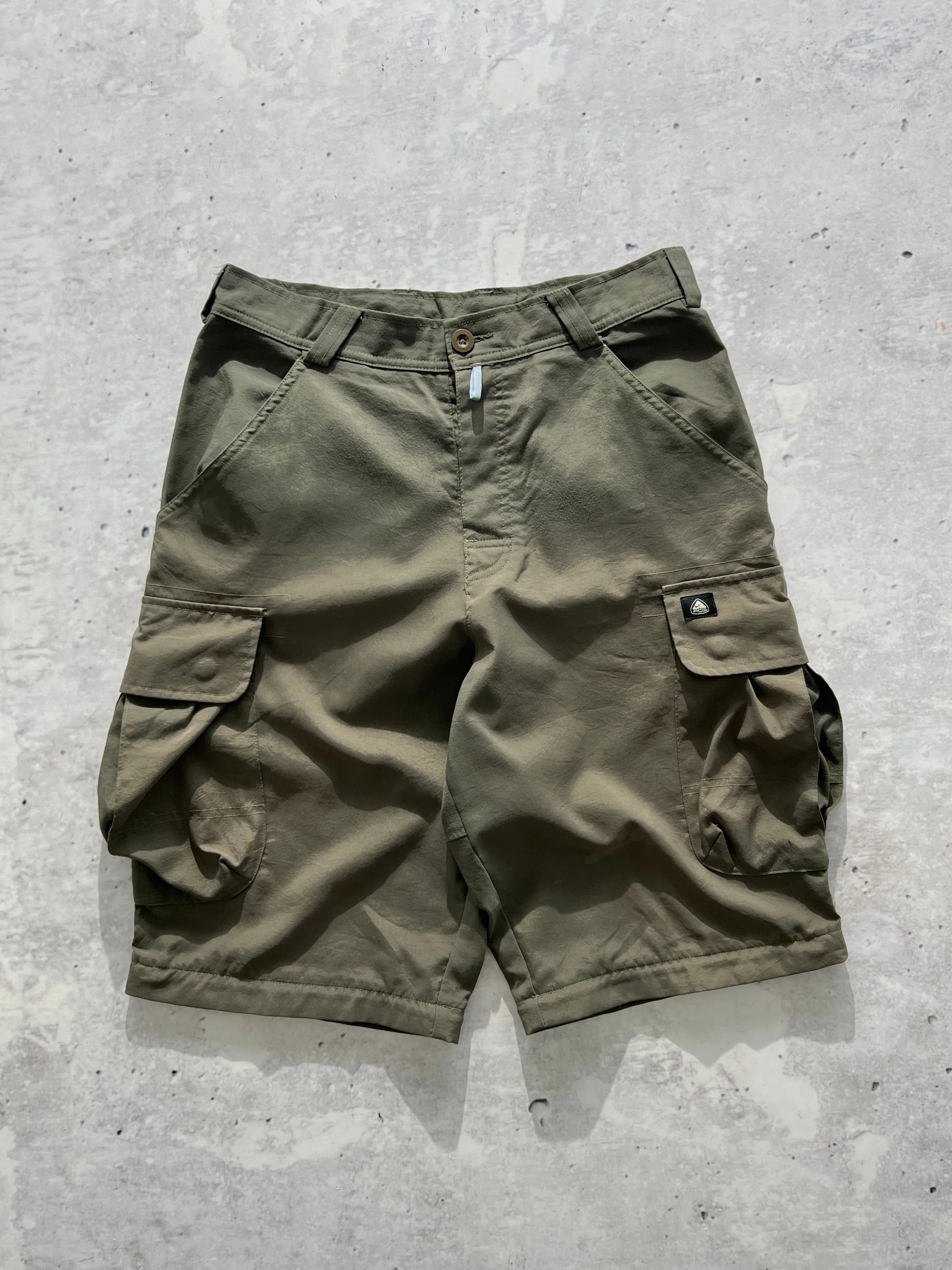 00's Nike ACG 2 in 1 cargo pants / shorts (W30 x L31)