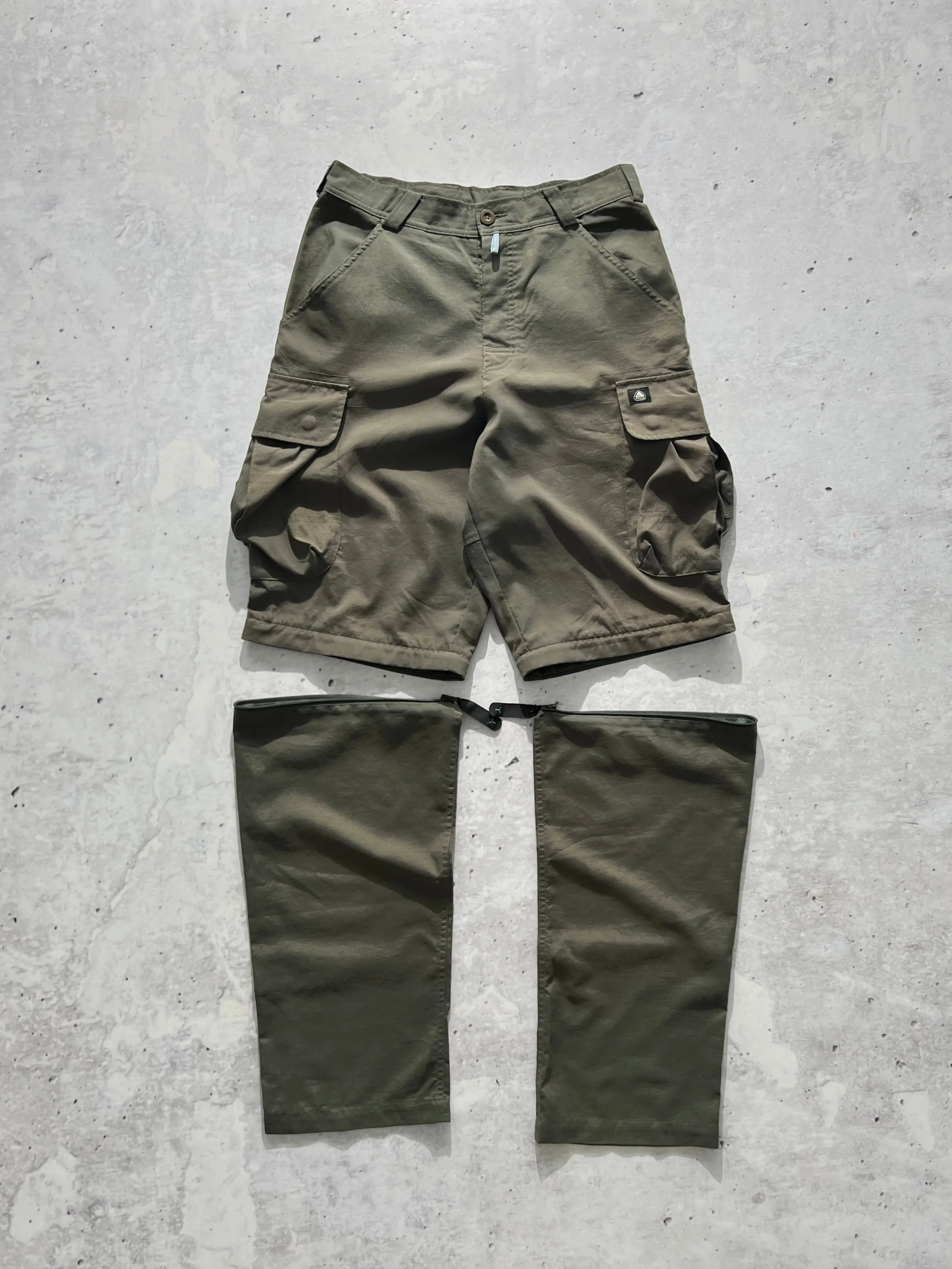 00's Nike ACG 2 in 1 cargo pants / shorts (W30 x L31)