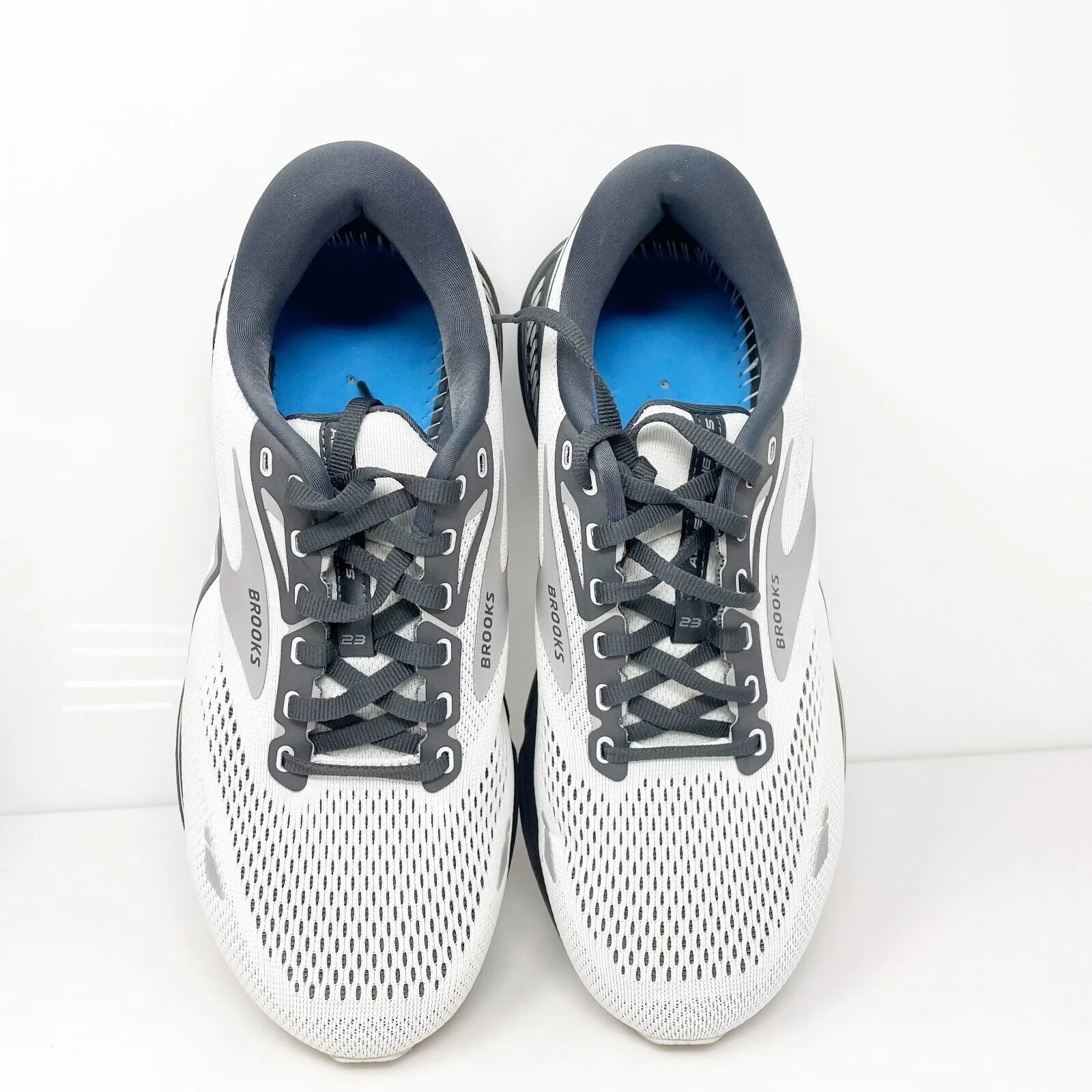 Brooks Mens Adrenaline GTS 23 1103914E065 Gray Running Shoes Sneakers Size 9 4E