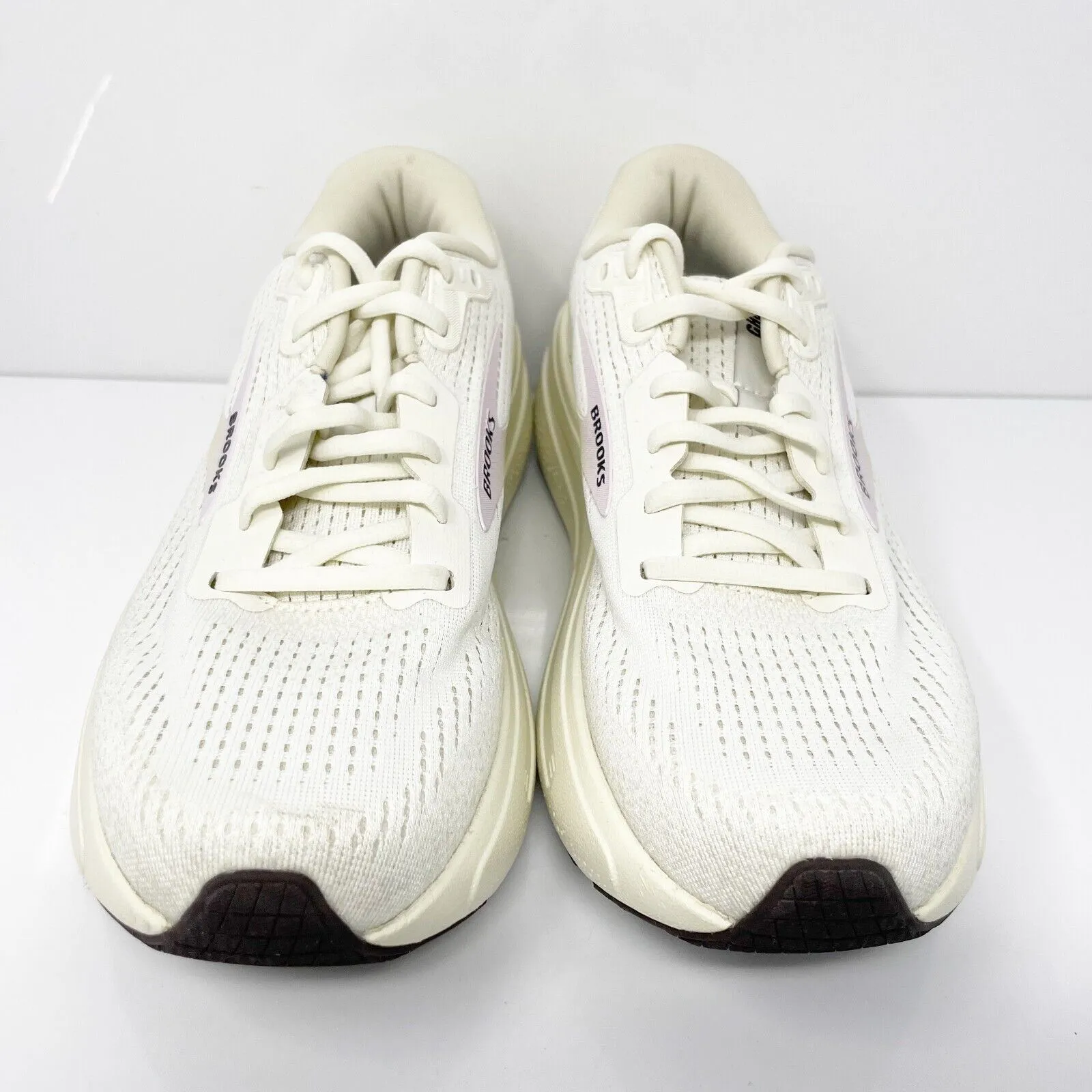 Brooks Womens Ghost Max 2 1204201B160 Beige Running Shoes Sneakers Size 9.5 B