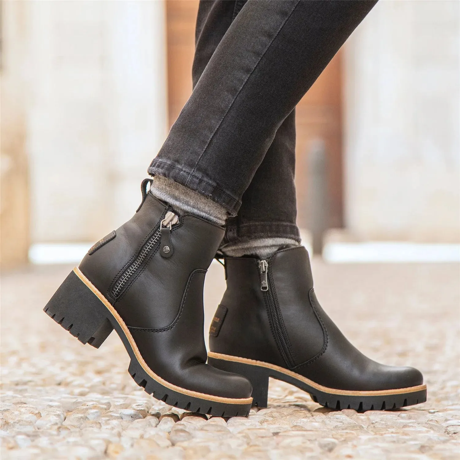 Panama Jack - Women's Black Leather Trav B2 Boots