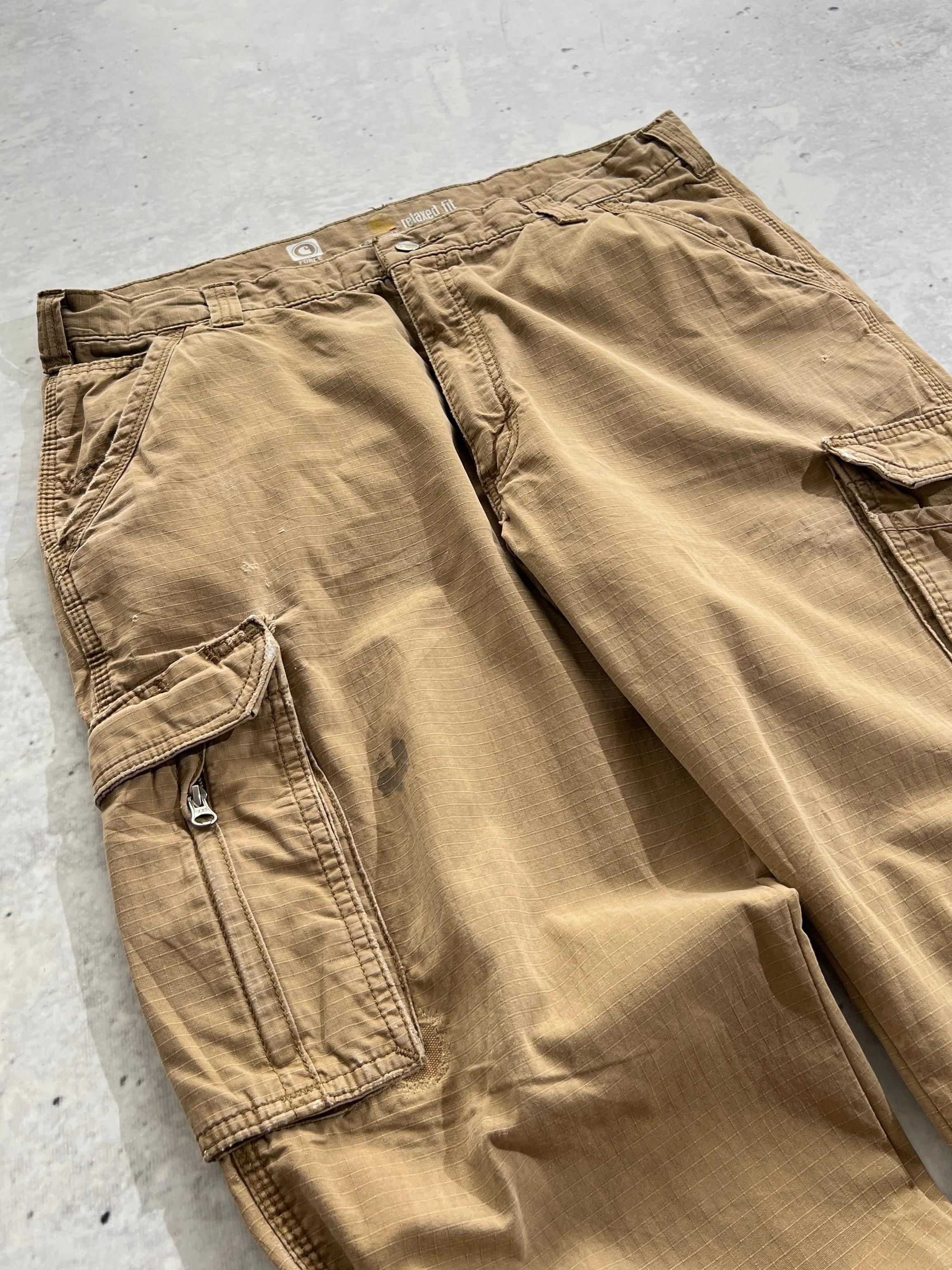 Vintage Carhartt cargo work pants (W38 x L34)