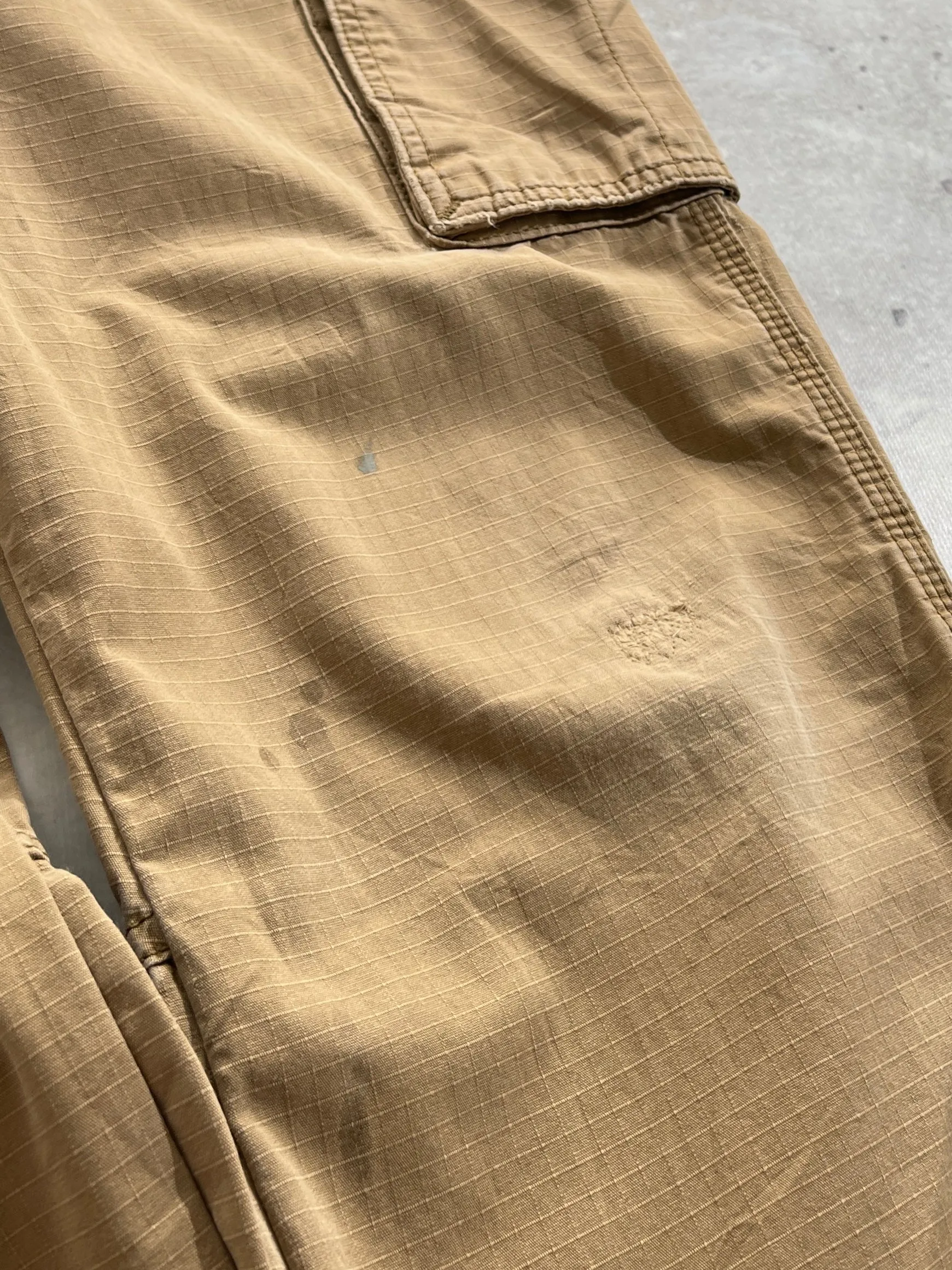 Vintage Carhartt cargo work pants (W38 x L34)