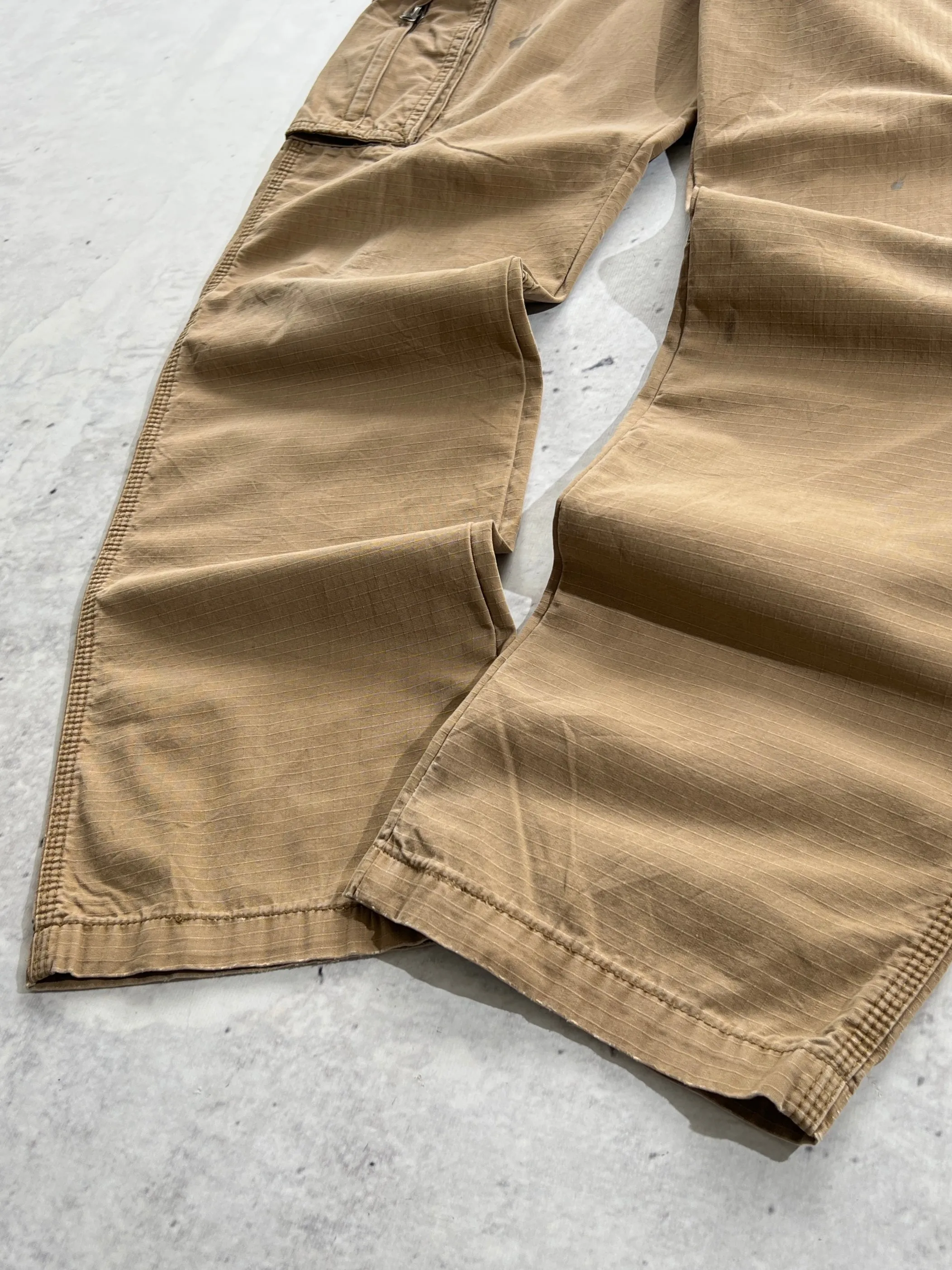 Vintage Carhartt cargo work pants (W38 x L34)